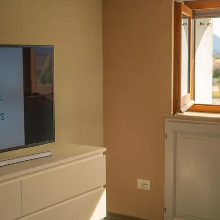 Appartement 4 *
