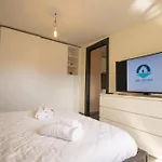 Διαμέρισμα 4 *