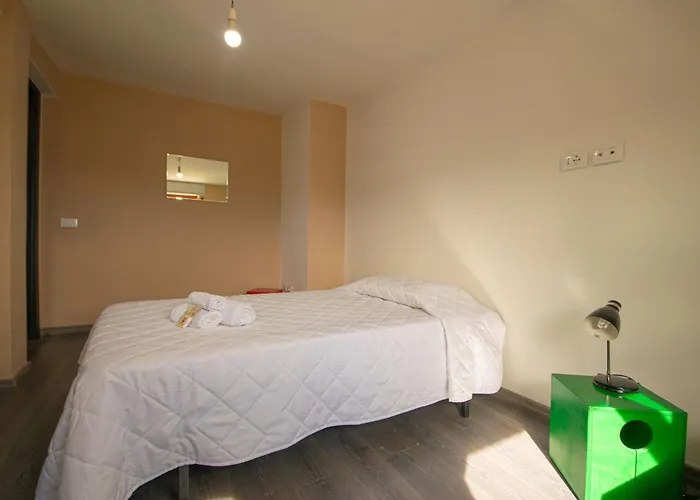 4 * لا كاليتا